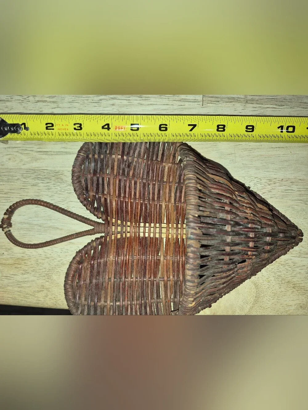 Unique Wicker Heart Shaped Hanging Wall Pocket Basket